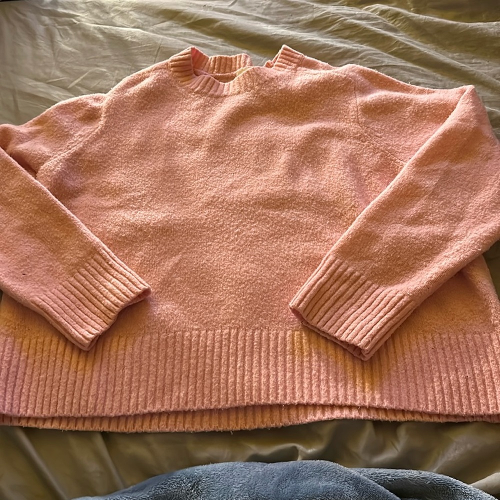 Universal threads soft pink sweater